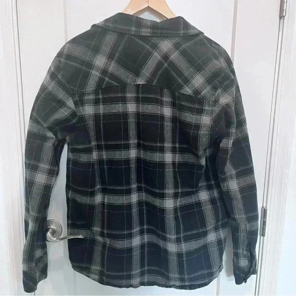 DC men’s black and grey collared button down plaid flannel, size L - Picture 4 of 8